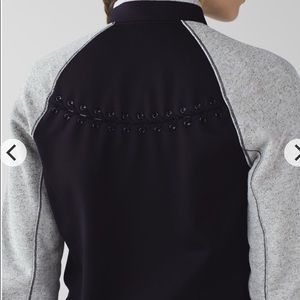 Lululemon var-city bomber